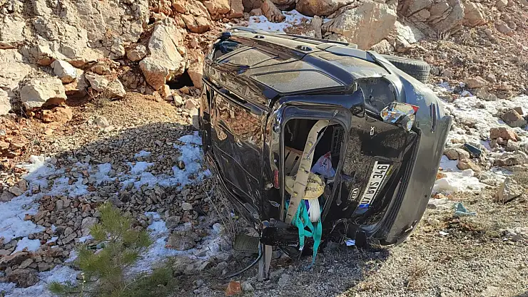 Derebucak'ta feci kaza: 3 kişi yaralandı