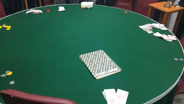 Dernekte kumar oynadığı belirlenen 45 kişiye 289 bin 125 lira ceza