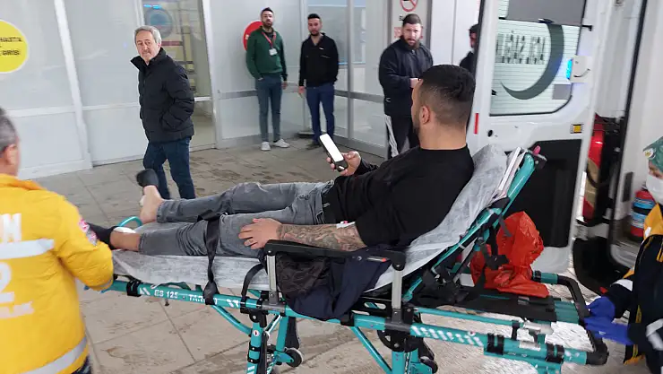 Dolmuş beklediği sırada silahlı saldırıya uğradı