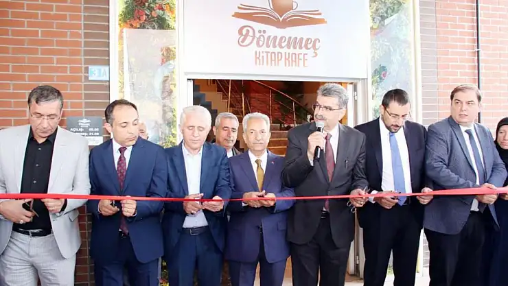 Dönemeç Kitap Kafe'nin açılışı yapıldı