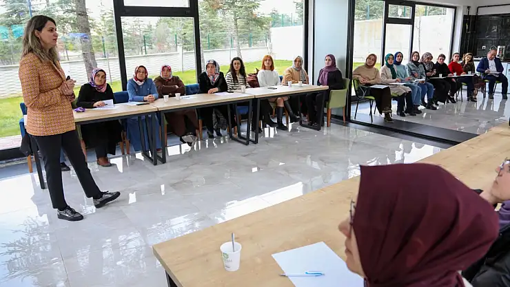 DOSD'da seminerler devam ediyor!