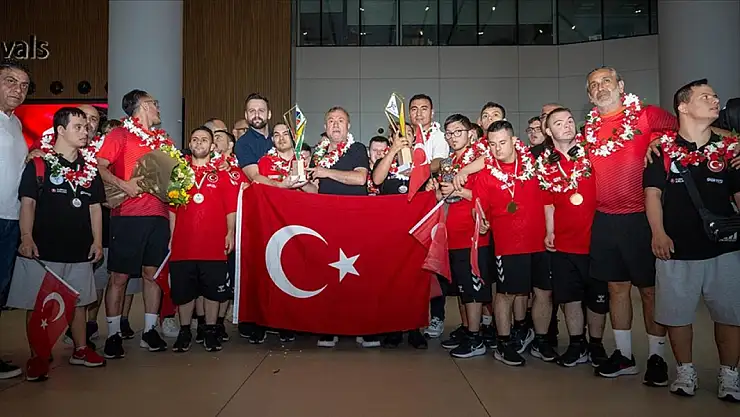 Down Sendromlu Milli sporculardan Avrupa'da büyük başarı