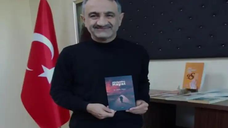 Dr. Paslı'nın 8. kitabı 'Hikâyeden Hayat' raflarda