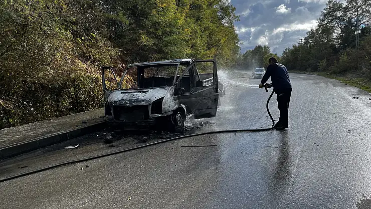 Dumanı fark etti, kendini dışarı attı!