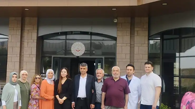 Dünya Görmeyenler Derneği Genel Merkezinden engelliler haftası ve anneler gününde huzurevine ziyaret