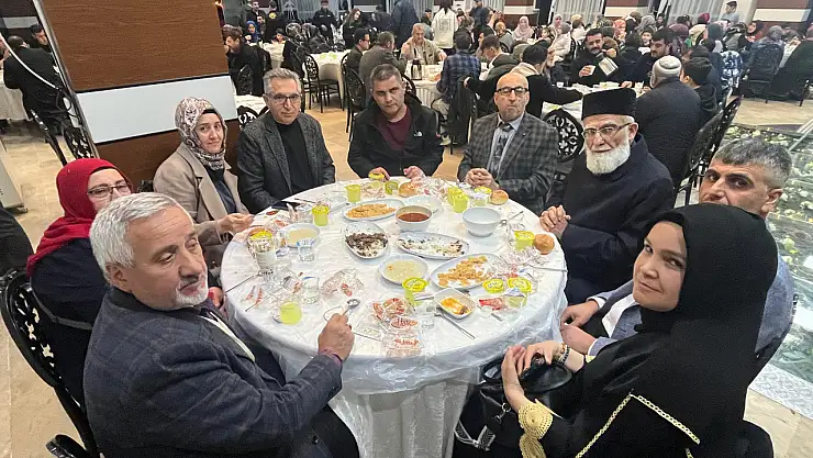 Dünya Görmeyenler Derneği'nden ramazan buluşması