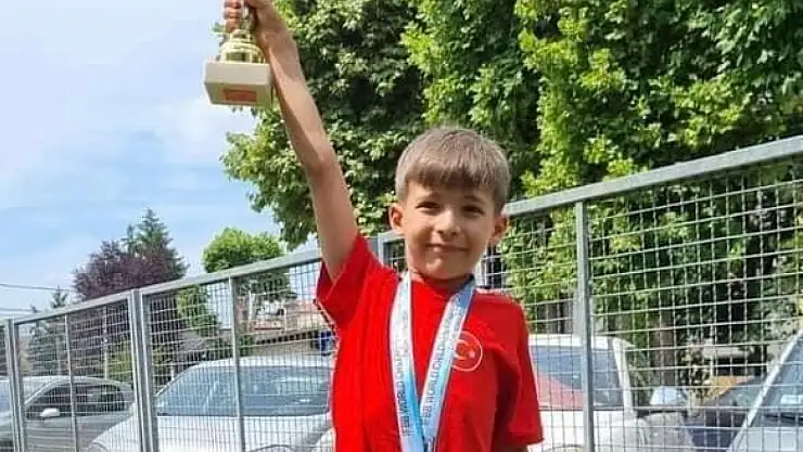 Dünya ikincisi oldu