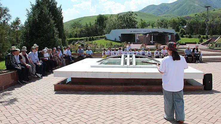 Dünyaca Ünlü Kırgız Yazar Cengiz Aytmatov, Vefatının 16. Yılında Bişkek'te Anıldı
