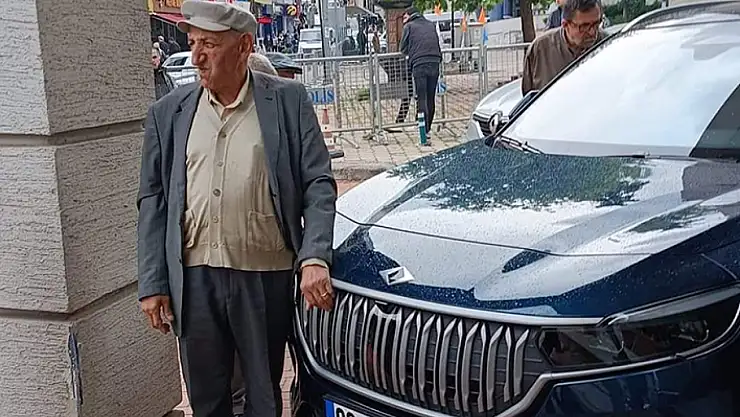 Dünyanın en uzun burunlu insanı toprağa verildi