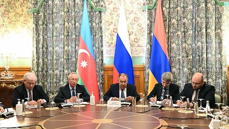 Dünyanın gözü kulağı 3'lü zirvede