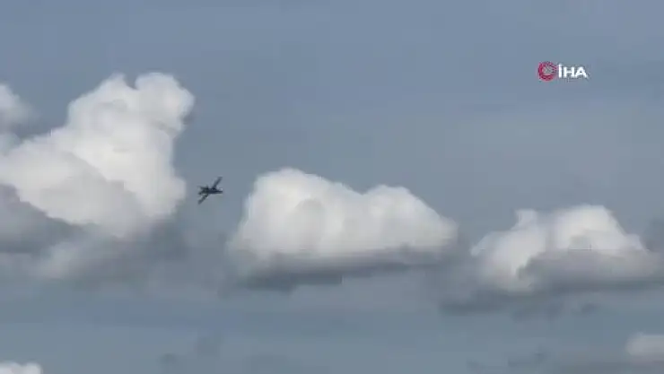 Düşen uçak apartmana çakıldı: 2 yaralı