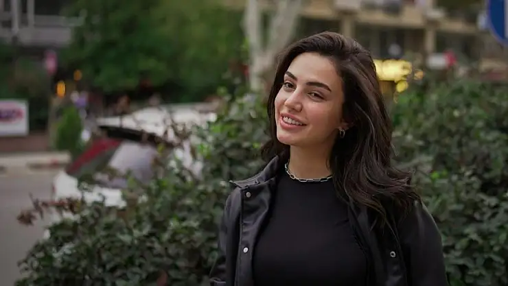 ECE RONAY KİMDİR? Sosyal medya ünlüsü Ece Ronay kimdir? Nereli? Kaç yaşında? İşte detaylar...