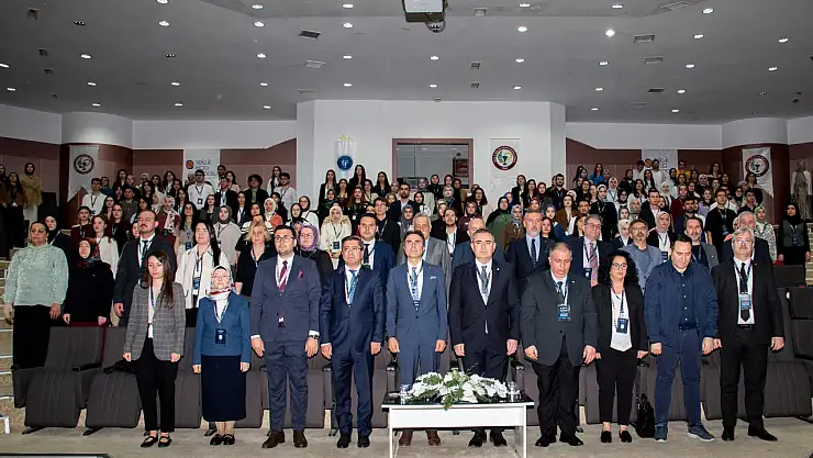 Eczacılığın duayenleri Selçuk Üniversitesinde buluştu