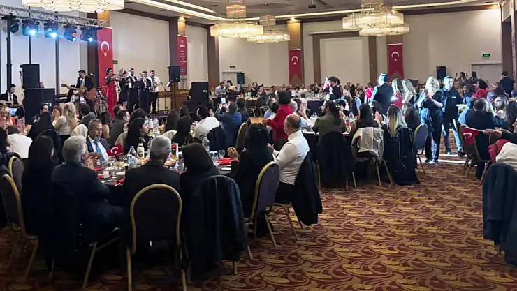 Eğitim-İş Konya Şubesi, Cumhuriyet Bayramı'nı coşkuyla kutladı!