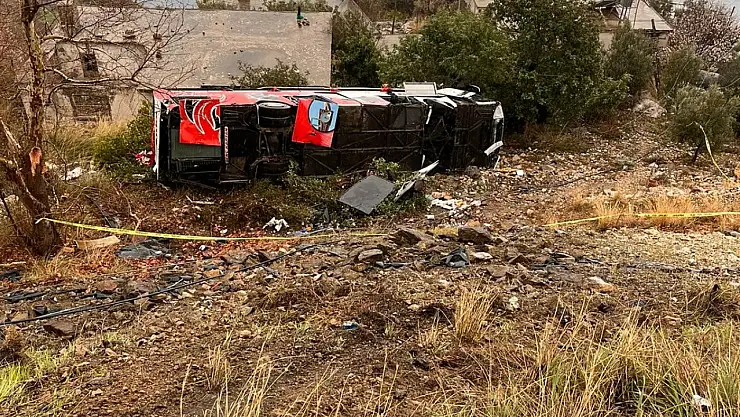 Elektrik hattı onarımını yapan işçi akıma kapıldı
