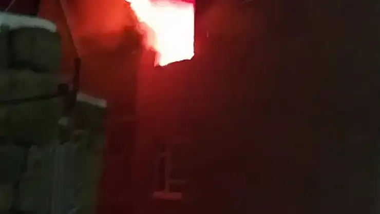 Elektrikli battaniye yangına sebep oldu