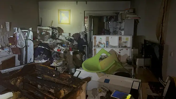 Elektrikli sobayla ısınmak isteyince evi yaktı