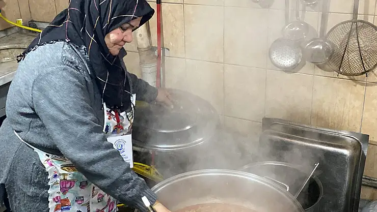 Emekli öğretmenden gönüllü hizmet