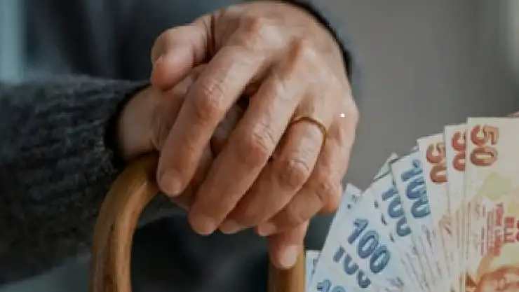 Emeklilere müjde fark ödemelerinin hesaplara yatacağı tarih belli oldu