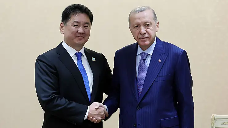 Erdoğan, Moğolistan Cumhurbaşkanı Khurelsukh ile bir araya geldi