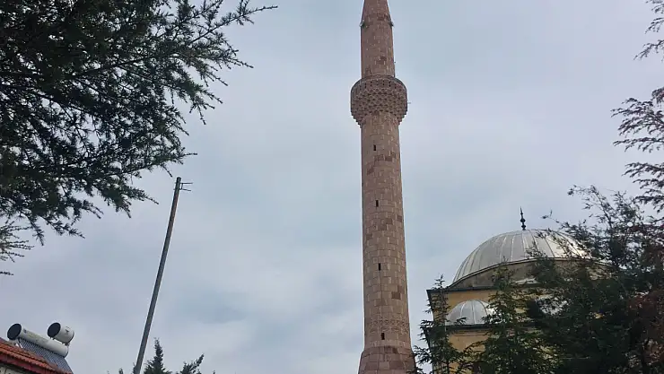 Ereğli Belediyesi depremde zarar gören minareyi onardı