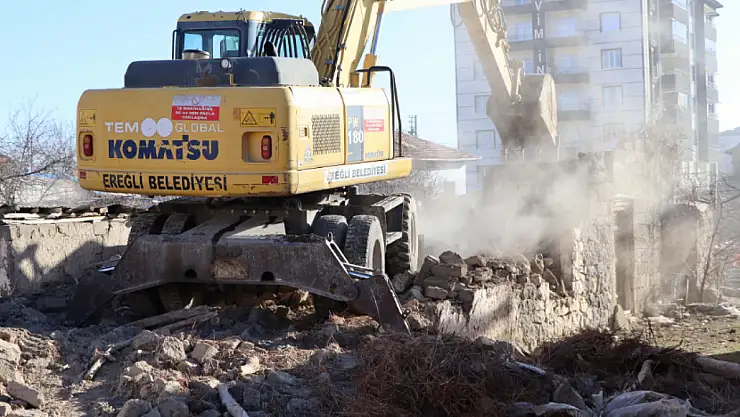 Ereğli'de metruk binalar tarih oluyor!