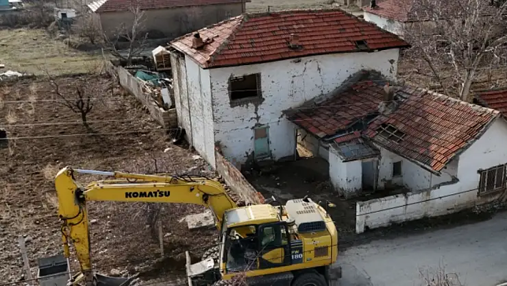 Ereğli'de metruk binalar yıkılıyor!