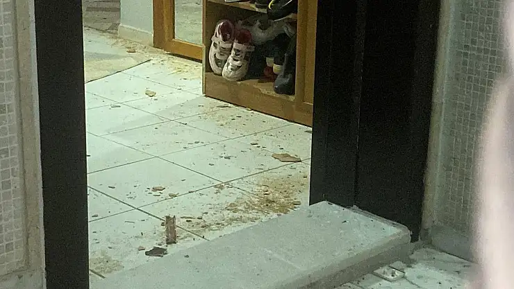 Eşi kapıyı açmayınca kurşun yağdırdı!