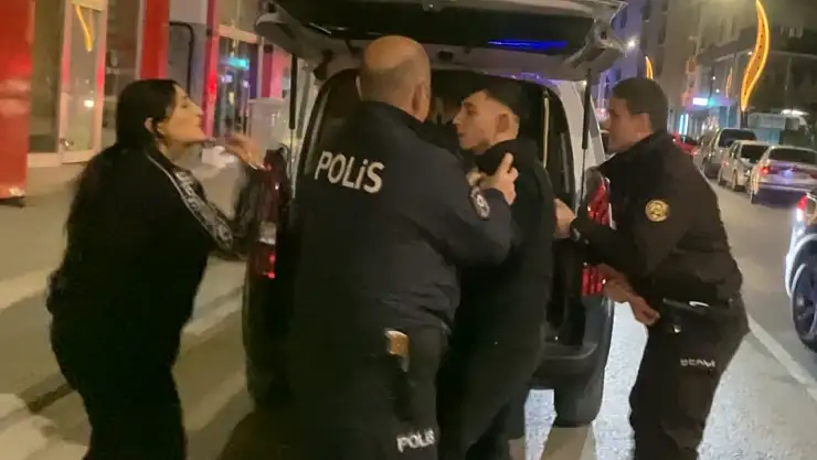 'Eşime küfretmişsin' diyerek dükkan bastılar