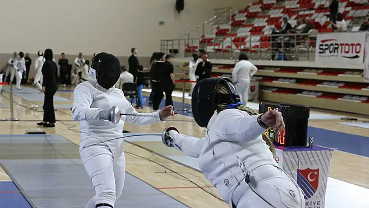 Eski Milli Eskrimci 30 yıl sonra şampiyonlukla döndü