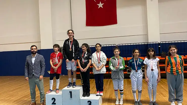 Eskrimde bölgesel epe açık turnuvaları sona erdi