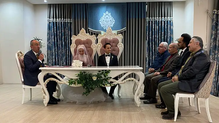 Esra Köseoğlu ile Ahmet Pekuygun bir ömür mutluluğa, 'evet' dedi!