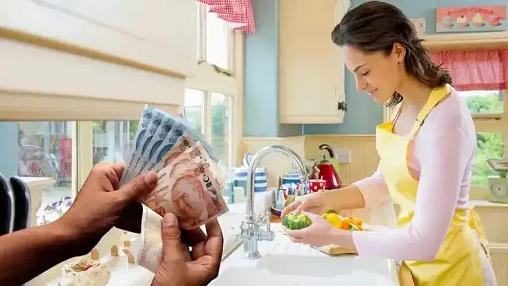 Ev hanımlarına emeklilik müjdesi: 25 yıl şartı gündemde! İşte yeni sistemin detayları...