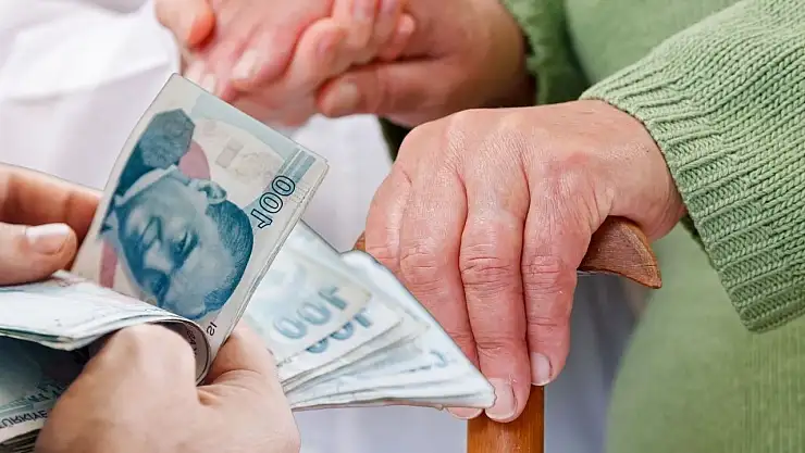 Evde bakım ödemeleri başladı: Aylık 11.702 TL destek