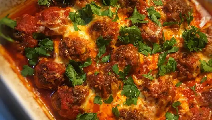 Evde pratik domates soslu köfte tarifi