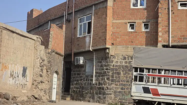 Evde silahlı dehşet: 1 ölü, 8 gözaltı!