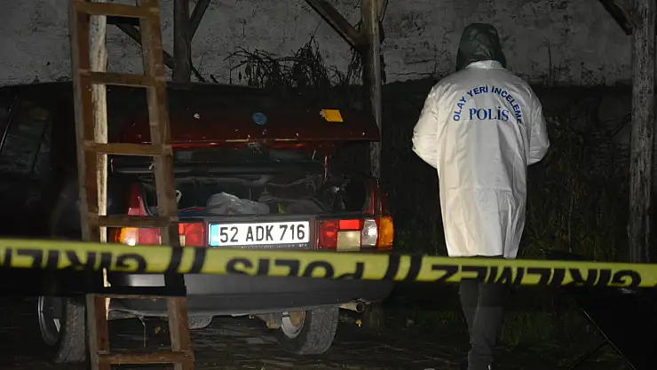 Evin otoparkına patlayıcı madde atıp kaçtı