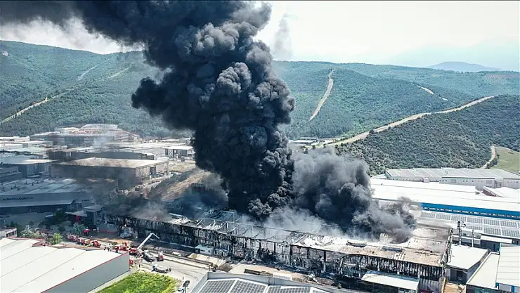 Fabrikada çıkan yangın söndürüldü