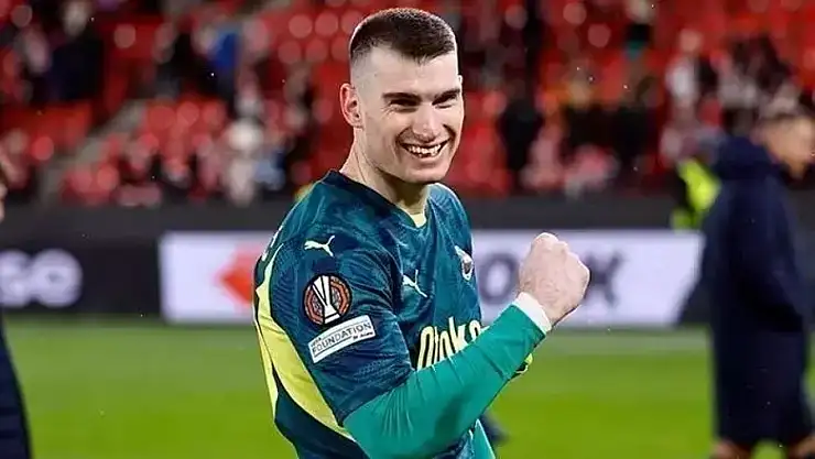 Fenerbahçe'de Livaković ayrılığı yakın! Sevilla ve...