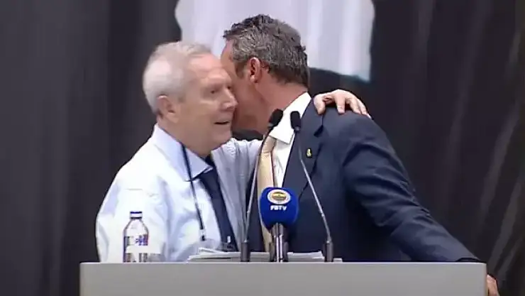 Fenerbahçe Divan Kurulu'nda tansiyon yükseldi: Yıldırım'dan Koç'a sert çıkış, ortalık karıştı!