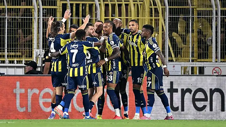 Fenerbahçe, Kocaelispor'u mağlup ederek ilk galibiyetini aldı