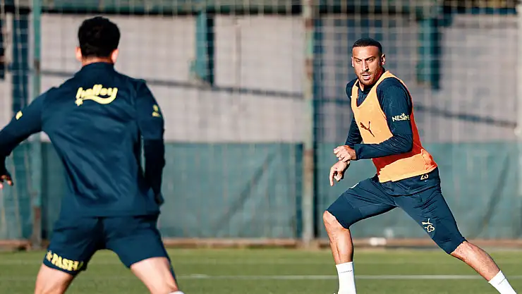 Fenerbahçe, Manchester United mesaisine başladı