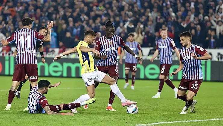 Fenerbahçe-Trabzonspor derbisinde hedef zirve takibi