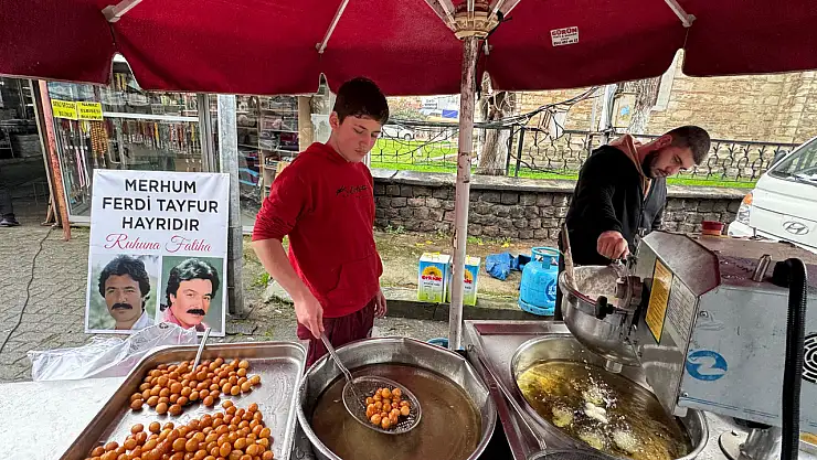 Ferdi Tayfur için lokma dağıtıldı