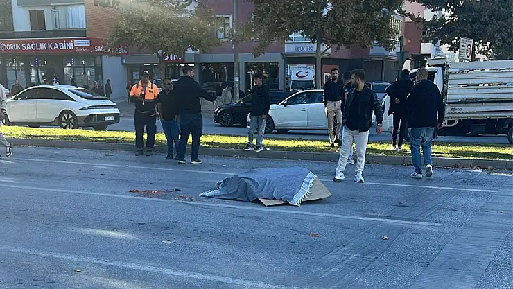 Konya'nın merkez caddesinde kaza! Bisiklet sürücüsü feci şekilde can verdi