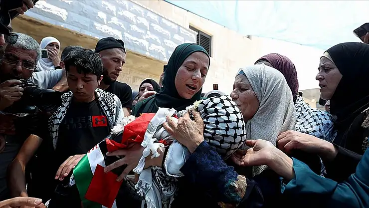 Filistinli 2 yaşındaki Muhammed toprağa verildi