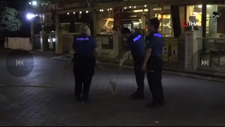 Film sahnesini aratmayan olay: Pastaneye el bombası attı!