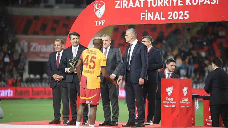 Finalin kahramanı Osimhen