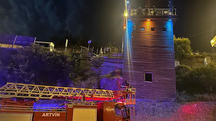 Fotoğraf uğruna canından oluyordu!