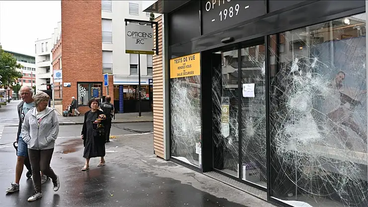 Fransa acil yasa çıkarıyor